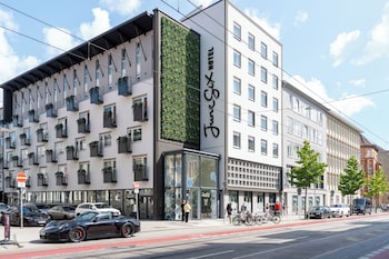 Petit déjeuner buffet (21 EUR par personne)