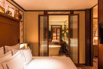 Adjoining Terrace Suite, 2 bedrooms | Egyptian cotton sheets, premium bedding, down comforters