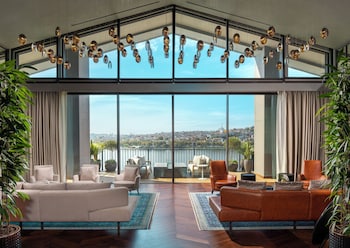 One Bedroom Duplex Terrace Suite with Sea View - Complimentary Butler Service | Terrace/patio