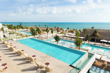Excellence Club Beachfront Honeymoon Two-Story Rooftop Terrace Suite W/ Private Pool