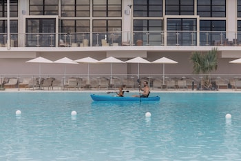 Free minibar, in-room safe, desk, blackout drapes