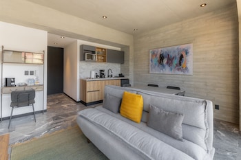 Loft Premium, balcón, en el área del patio | Caja de seguridad en la habitación y decoración personalizada