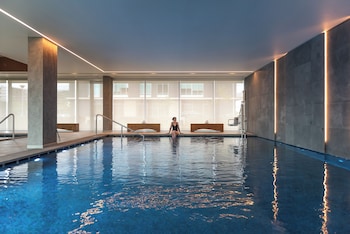 2 bars/lounges, rooftop bar