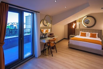 Standardzimmer, 1 Doppelbett, Balkon | 1 Schlafzimmer, Zimmersafe, Schreibtisch, laptopgeeigneter Arbeitsplatz