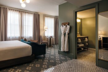 Déjeuner, dßner et souper servis sur place