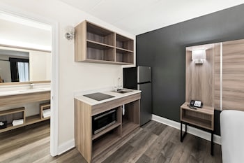 Habitación, 2 camas matrimoniales, para no fumadores | Escritorio, wifi gratis y ropa de cama