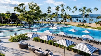 3 albercas al aire libre 