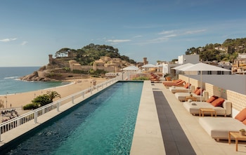Rooftop pool