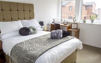 Standard Double Room, 1 Double Bed, Non Smoking, Ensuite | Iron/ironing board, free WiFi, bed sheets