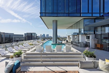 Piscine extérieure en saison