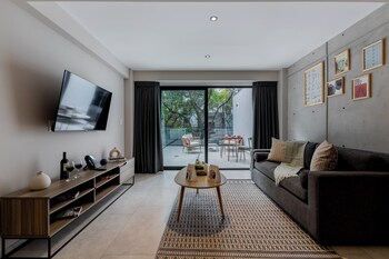 Departamento de lujo, Terraza, vista a la ciudad | 1 habitación y caja de seguridad en la habitación 