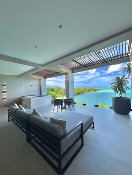 Master Suite with Private Heated Pool. | 1 bedroom, premium bedding, down comforters, minibar