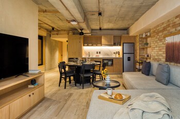 Appartement exécutif, vue sur la ville | Minibar, coffre-fort, bureau