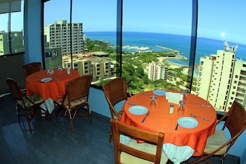 Coffres-forts dans les chambres, bureau, fer et planche à repasser