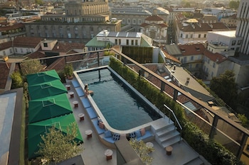 Outdoor pool, open 9:00 AM to 6:00 PM, pool umbrellas, sun loungers