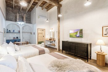 Premium Room | Free WiFi, bed sheets