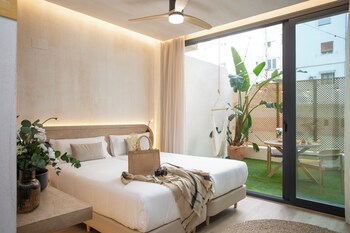 Double Room | Desk, laptop workspace, iron/ironing board, free WiFi