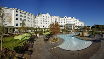 Indoor pool, seasonal outdoor pool, pool umbrellas, sun loungers
