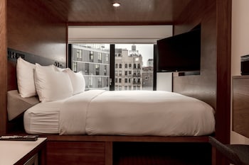 Breakfast, lunch, dinner served; American cuisine