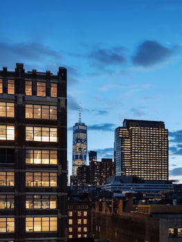 供应早餐、午餐和晚餐，美洲菜