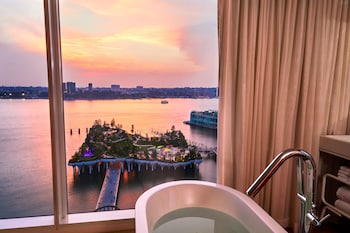 1 chambre, minibar, coffres-forts dans les chambres, bureau