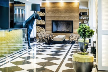 Breakfast, lunch, dinner served; Scandinavian cuisine