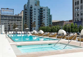 Piscine extérieure, accÚs possible de 7 h à 22 h, cabanas gratuites