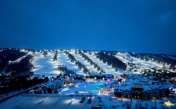 Seasonal outdoor pool, open 8:00 AM to 8:00 PM, sun loungers