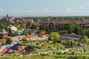 Piscine extérieure (ouverte en saison), chaises longues