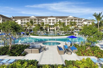 3 outdoor pools, pool umbrellas, sun loungers