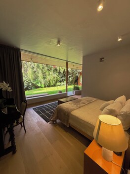 Grand Room, 2 Bedrooms | Dapur peribadi | Peti sejuk, ketuhar gelombang mikro, dapur