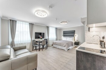 Family Studio | Bếp nhỏ riêng | Tủ lạnh, lò vi sóng, bếp nấu, ấm điện