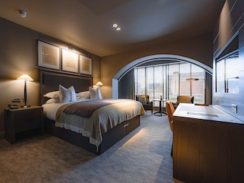 Junior Suite with View | Water view