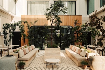 Breakfast, lunch, dinner served; Scandinavian cuisine