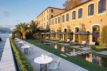 Suite superior, 1 cama King size, para no fumadores, vista al mar | Caja de seguridad en la habitación y cortinas blackout