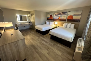 Chambre, 1 grand lit, accessible aux personnes à mobilité réduite, non-fumeur (Bathtub w/ Grab Bars) | Bureau, espace de travail pour ordinateurs portables