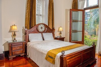 Two Bedroom Second Floor Suite | Área de sala de estar | Impresora
