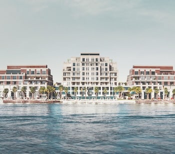 Private beach, white sand, free beach cabanas, sun-loungers