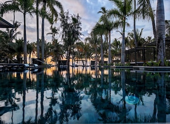 3 outdoor pools, pool umbrellas