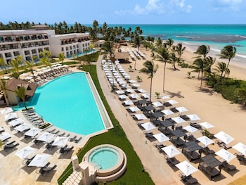 3 outdoor pools, open 7:00 AM to 6:30 PM, pool umbrellas, sun loungers