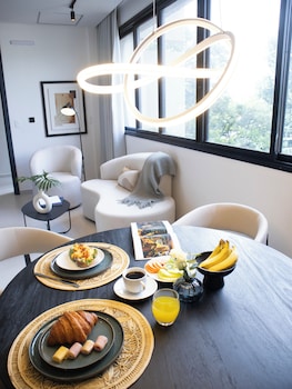 Suite familiar | 1 dormitori, minibar, caixa forta a l'habitació i escriptori