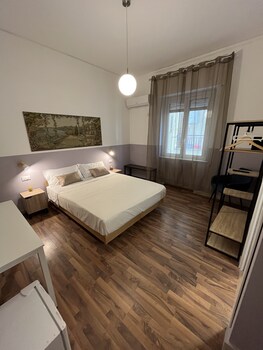 1 bedroom, in-room safe, desk, soundproofing