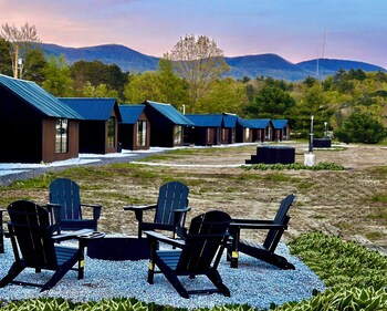 Family Cabin, 2 Queen Beds