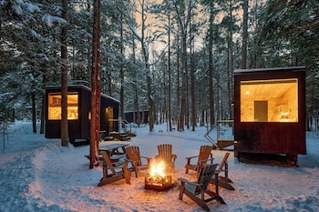 Suite, 1 cama Queen size | 1 habitación, escritorio y espacio para trabajar con laptop