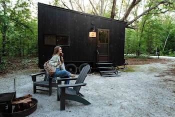 Standard Cabin, 2 Queen Beds | Private kitchen