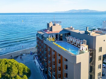 Sesongbasert utendørsbasseng