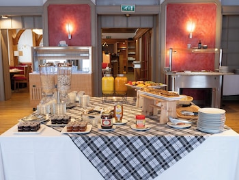 Morgenmadsbuffet hver dag (12 EUR pr. person)