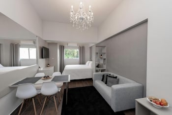 Standard dubbelrum - utsikt mot staden | Minibar, gratis wi-fi och sängkläder