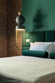 Design Double Room | 1 bedroom, down comforters, memory foam beds, minibar
