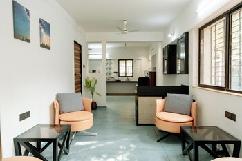 Studio Suite, Balcony, Garden View | Garden view